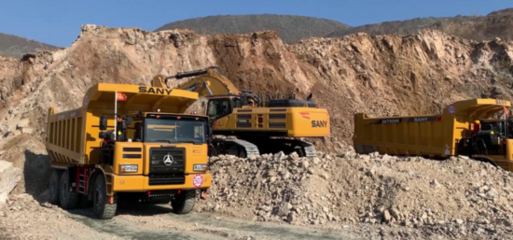 SY870H+SW955K+SY870H聯(lián)袂登場，見證采礦項(xiàng)目開工儀式暨礦石加工新篇章